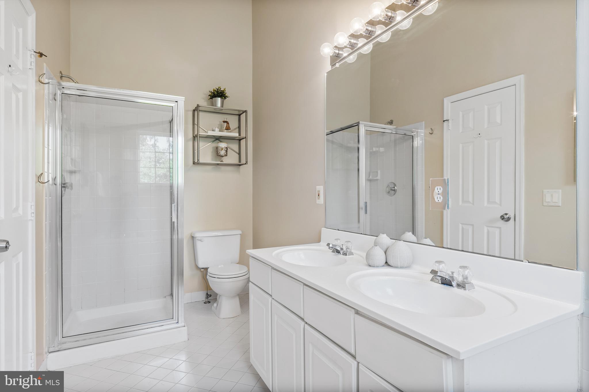 RIDGEFIELD - Residential