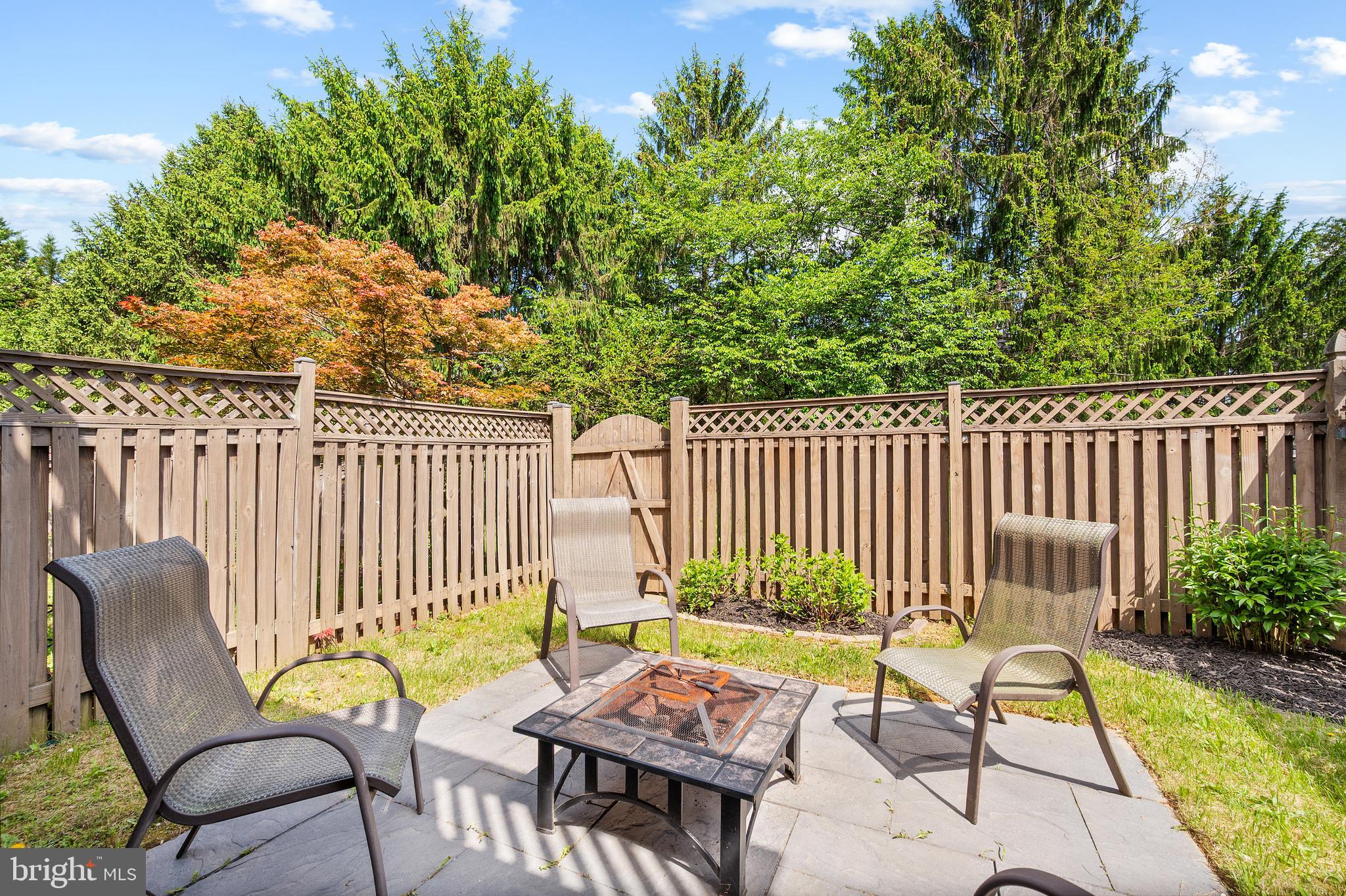 RIDGEFIELD - Residential