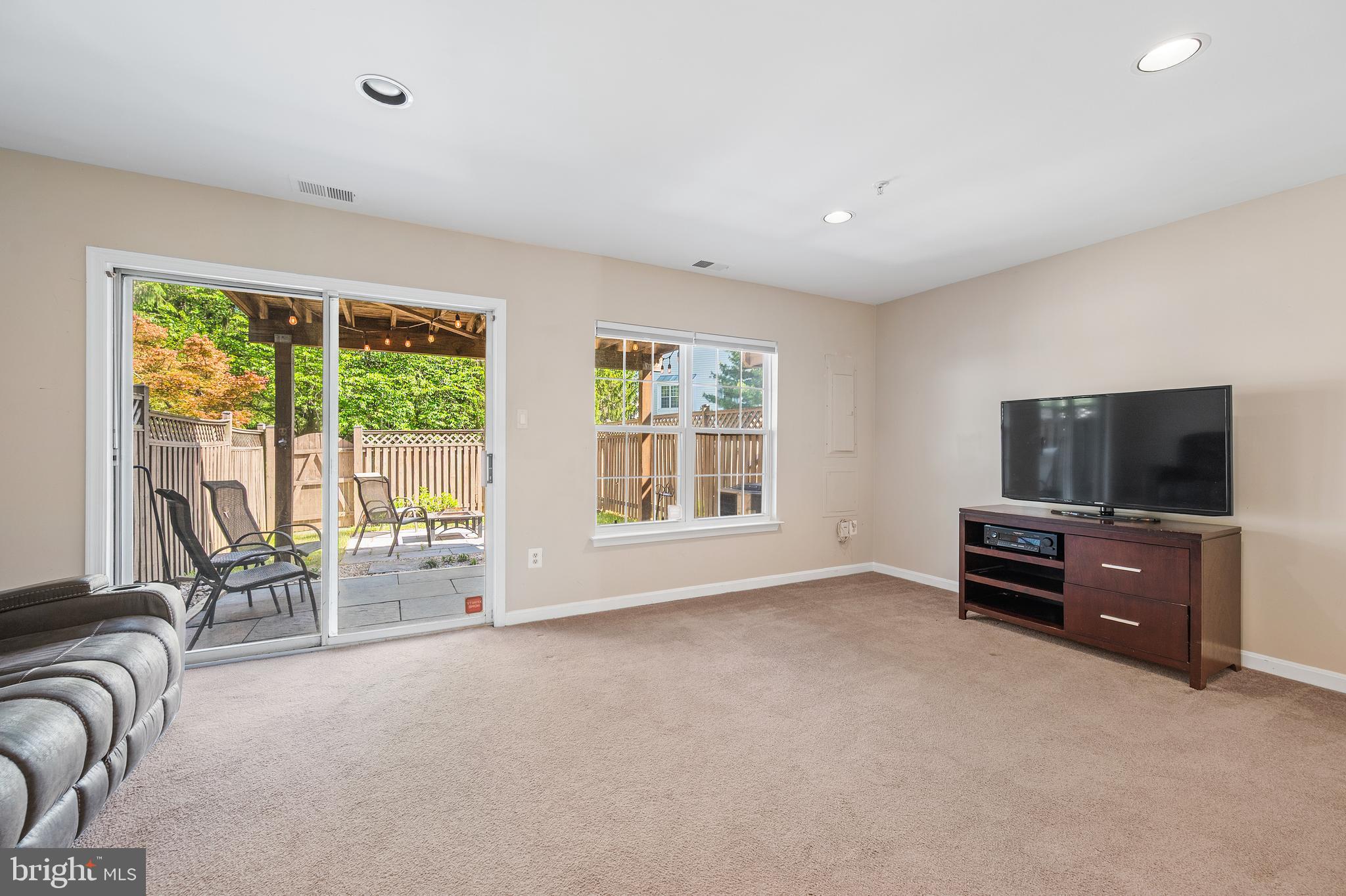 RIDGEFIELD - Residential