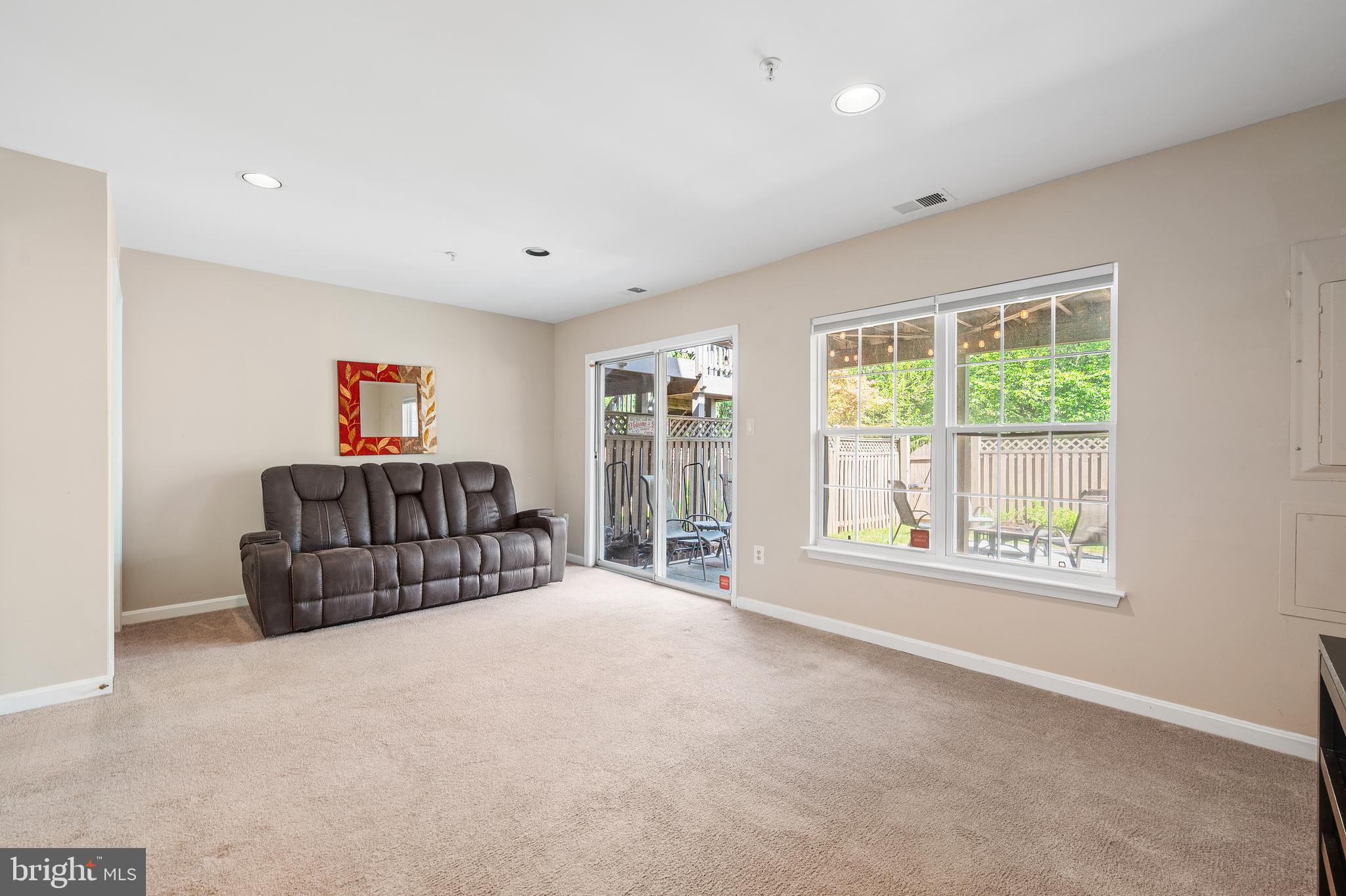 RIDGEFIELD - Residential