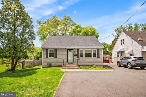 1103 Parkway Avenue, Ewing, NJ MLS: NJME2075394