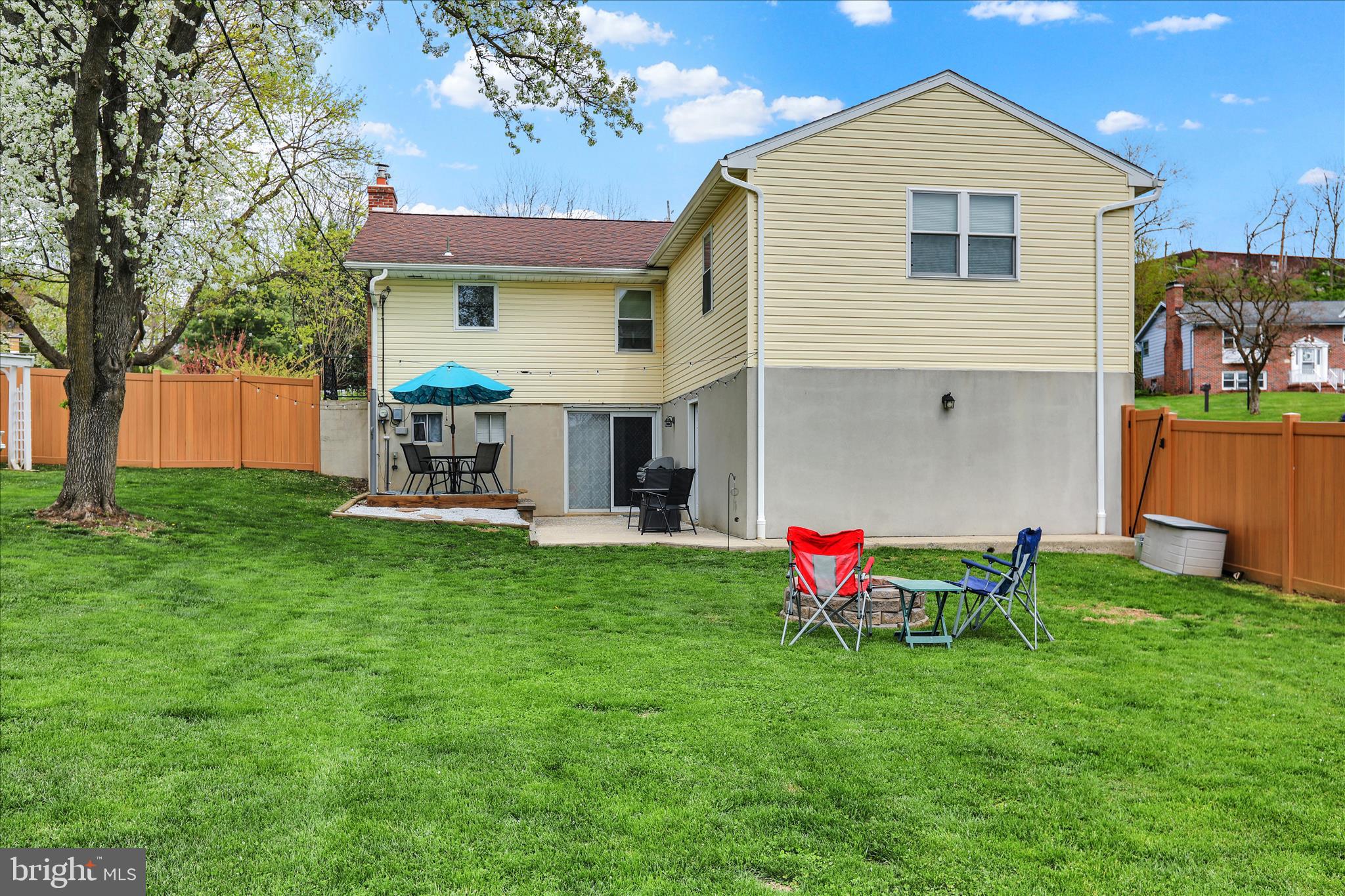 CRESTWOOD - Residential