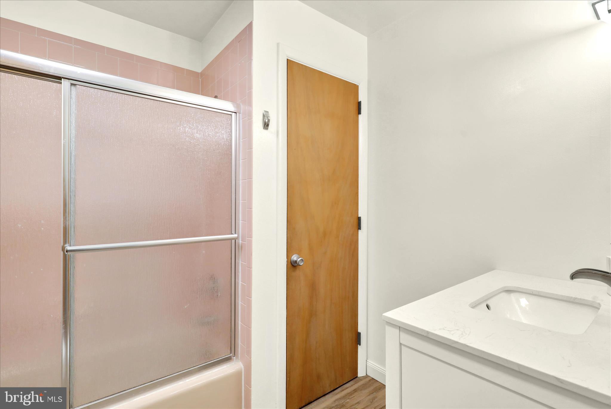 CRESTWOOD - Residential