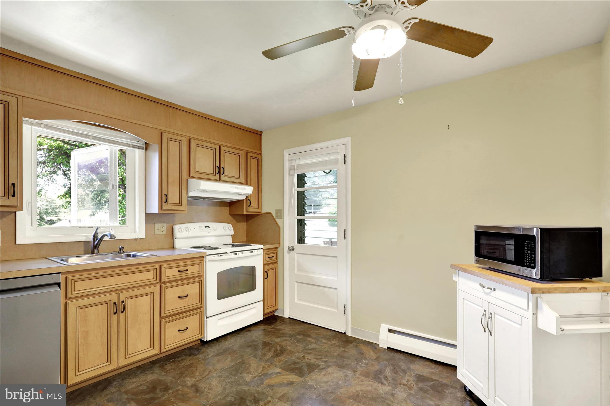 CRESTWOOD - Residential