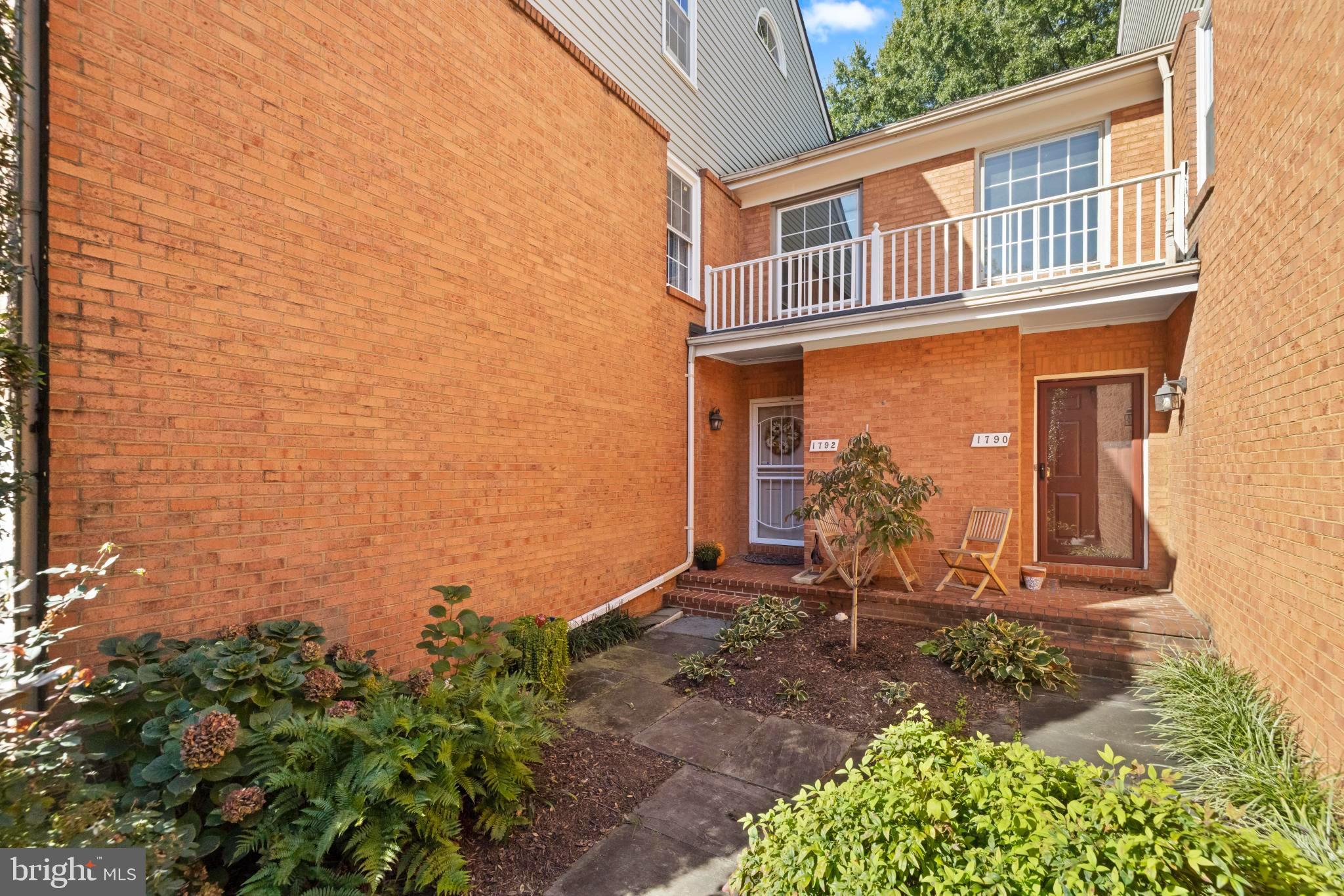 1792 DUFFIELD LANE
