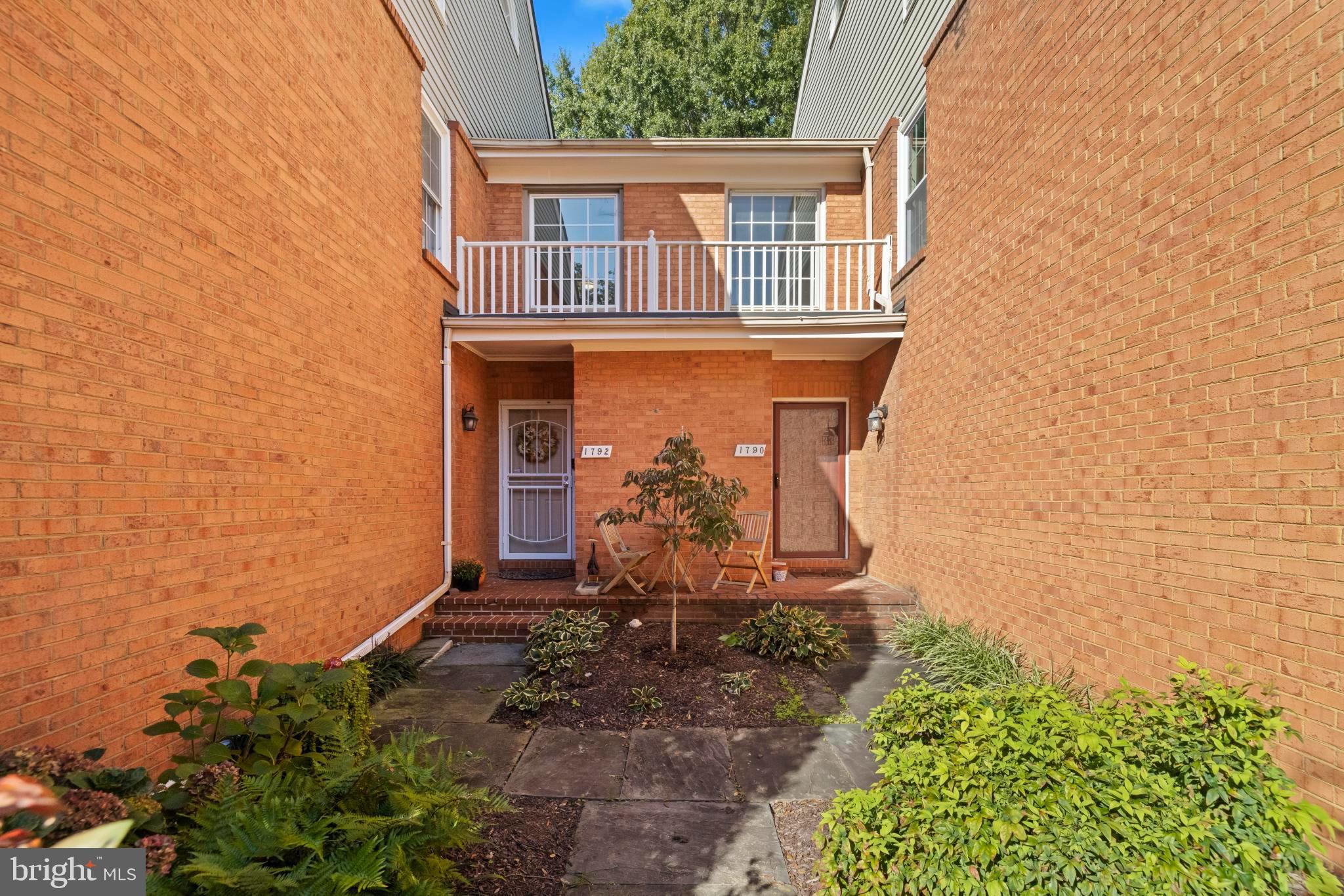 1792 DUFFIELD LANE