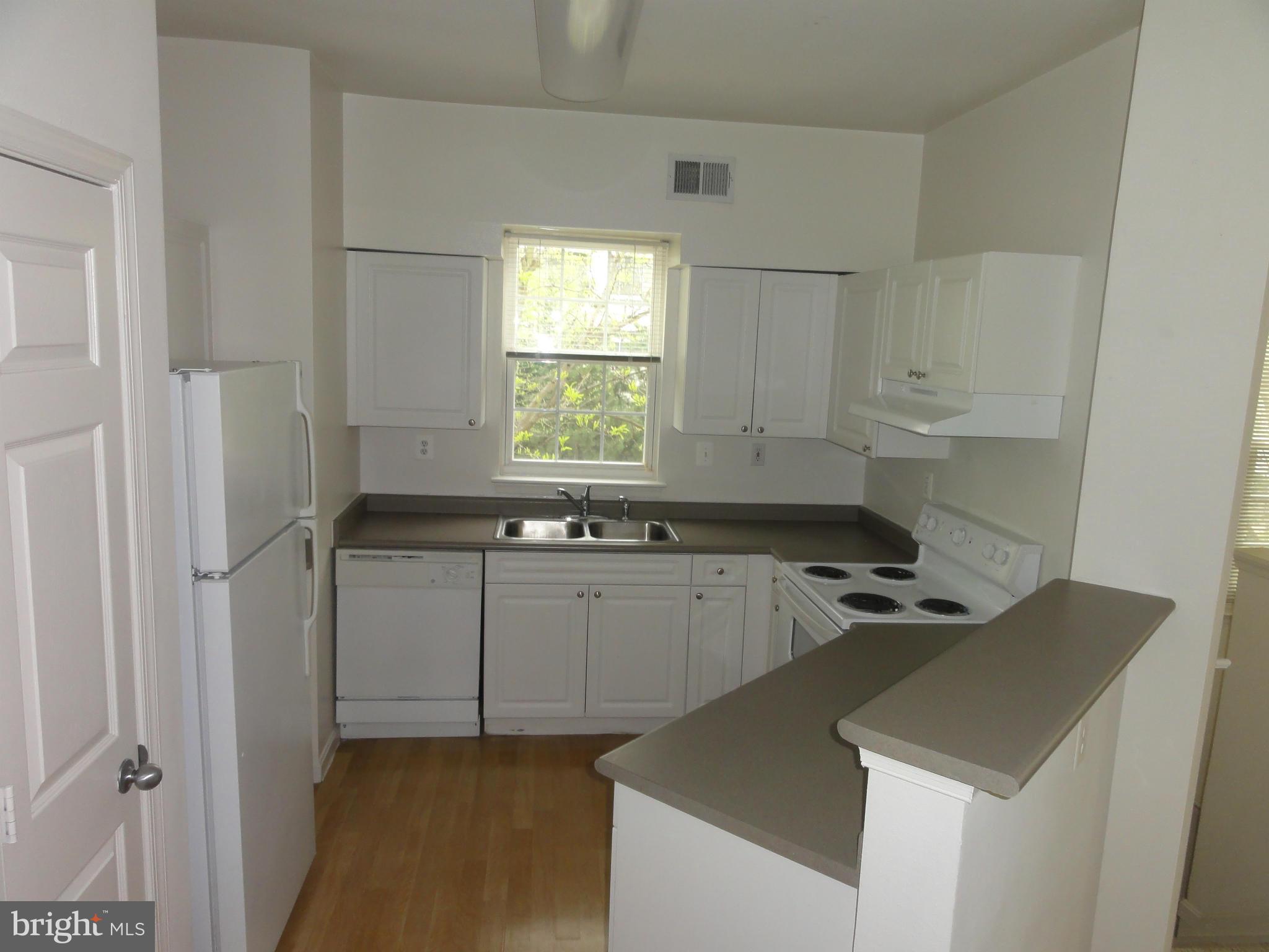 HIGH POINTE AT JEFFERSON PARK - Residential Lease