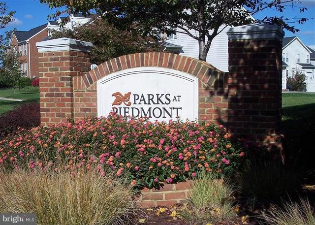 PIEDMONT MEWS - Residential