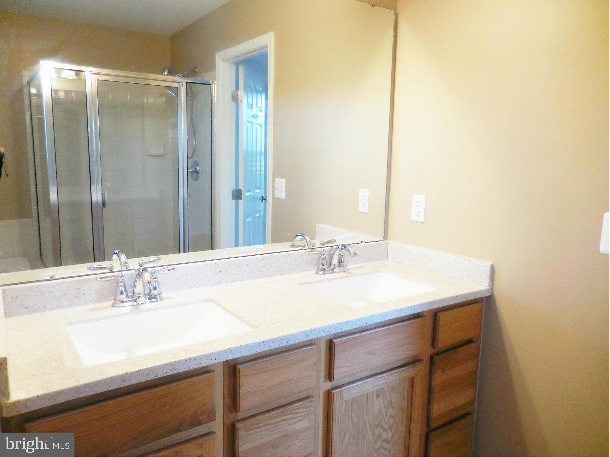 PIEDMONT MEWS - Residential