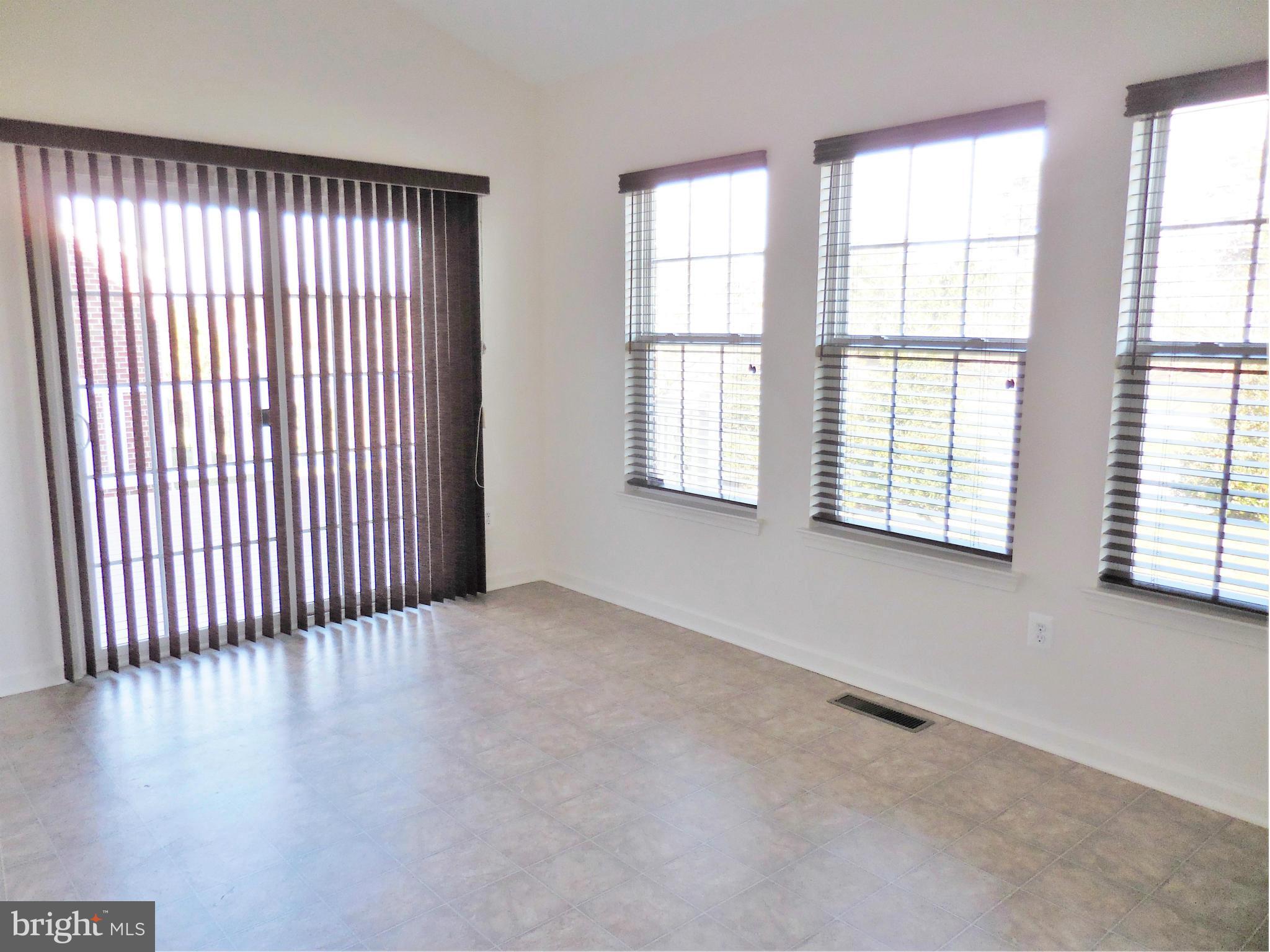 PIEDMONT MEWS - Residential