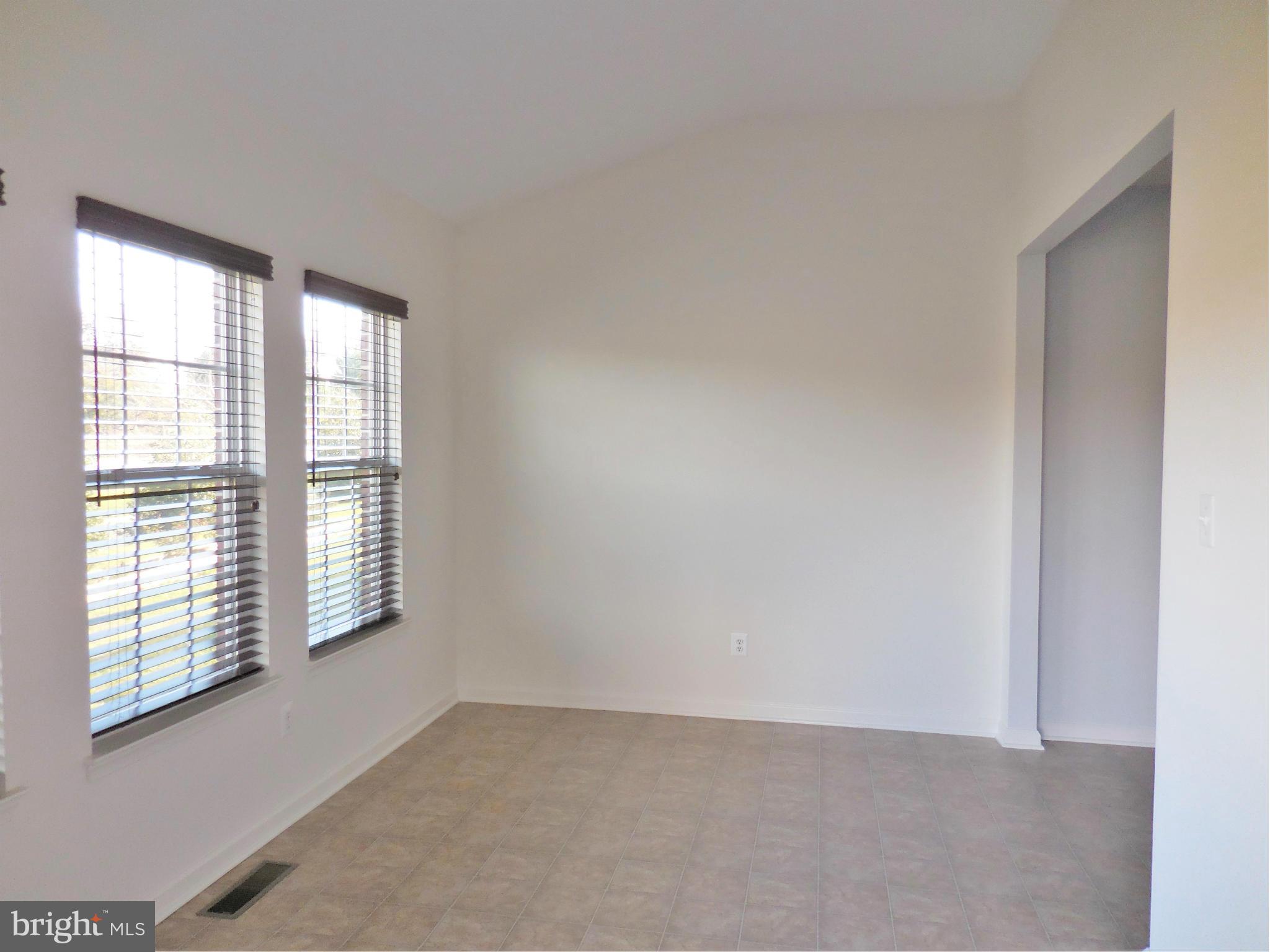 PIEDMONT MEWS - Residential