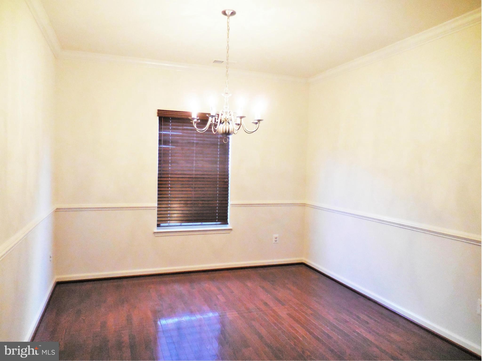 PIEDMONT MEWS - Residential