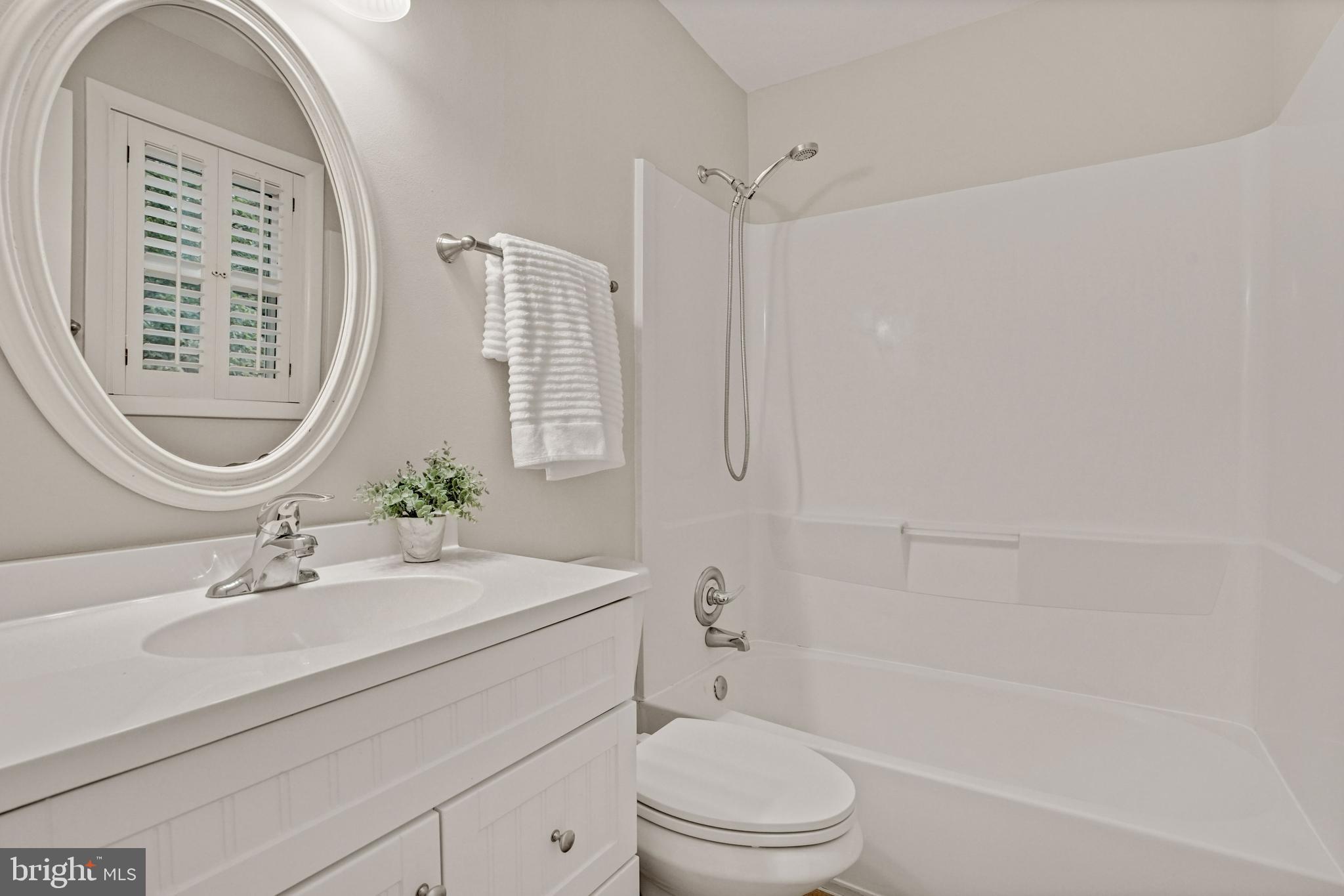 CHALET WOODS - Residential