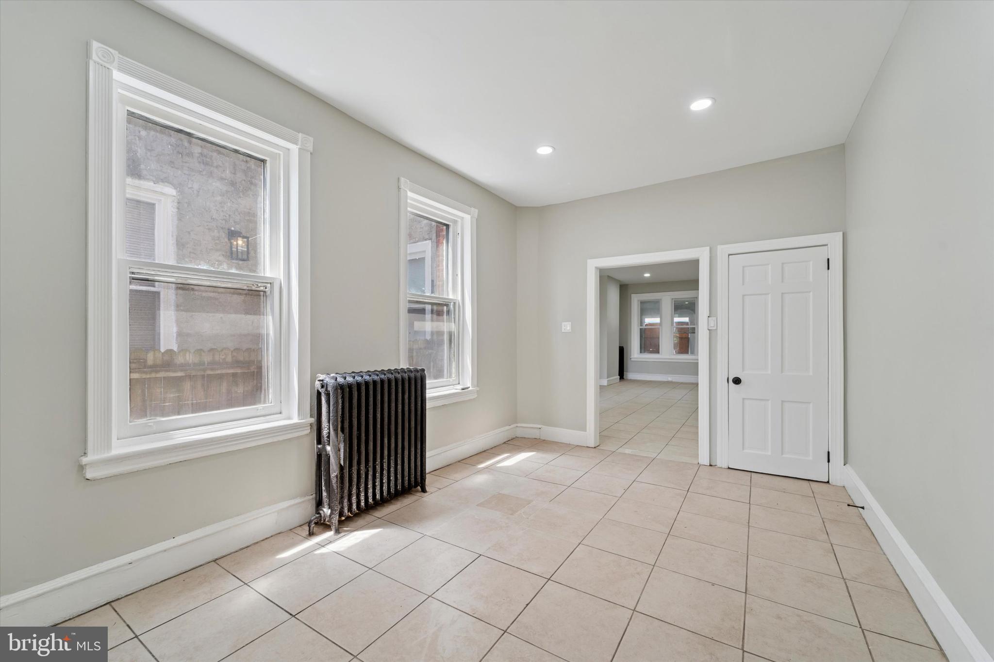 KENSINGTON - Residential