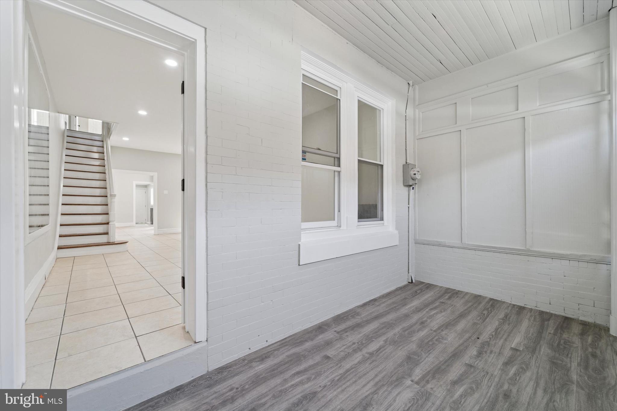 KENSINGTON - Residential