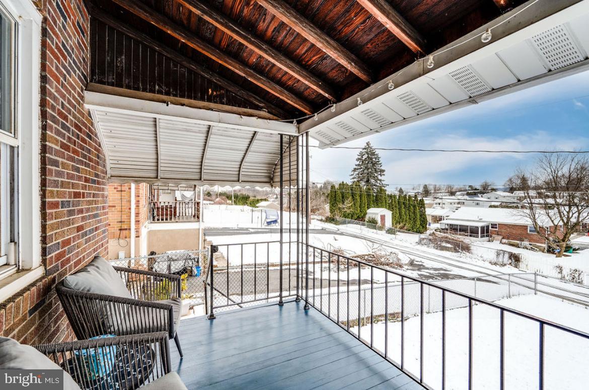 WEST LAWN - Residential