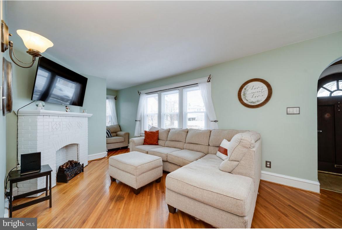 WEST LAWN - Residential