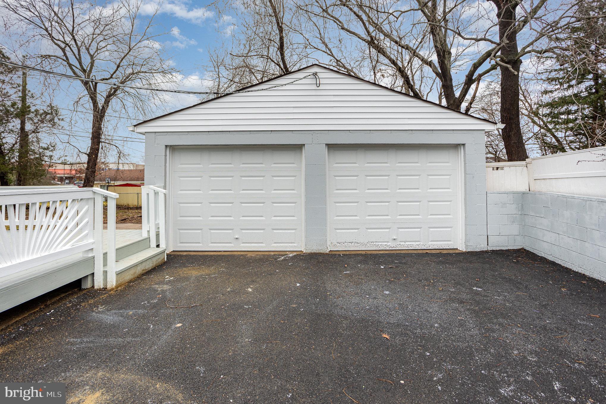 EDGE MEAD - Residential