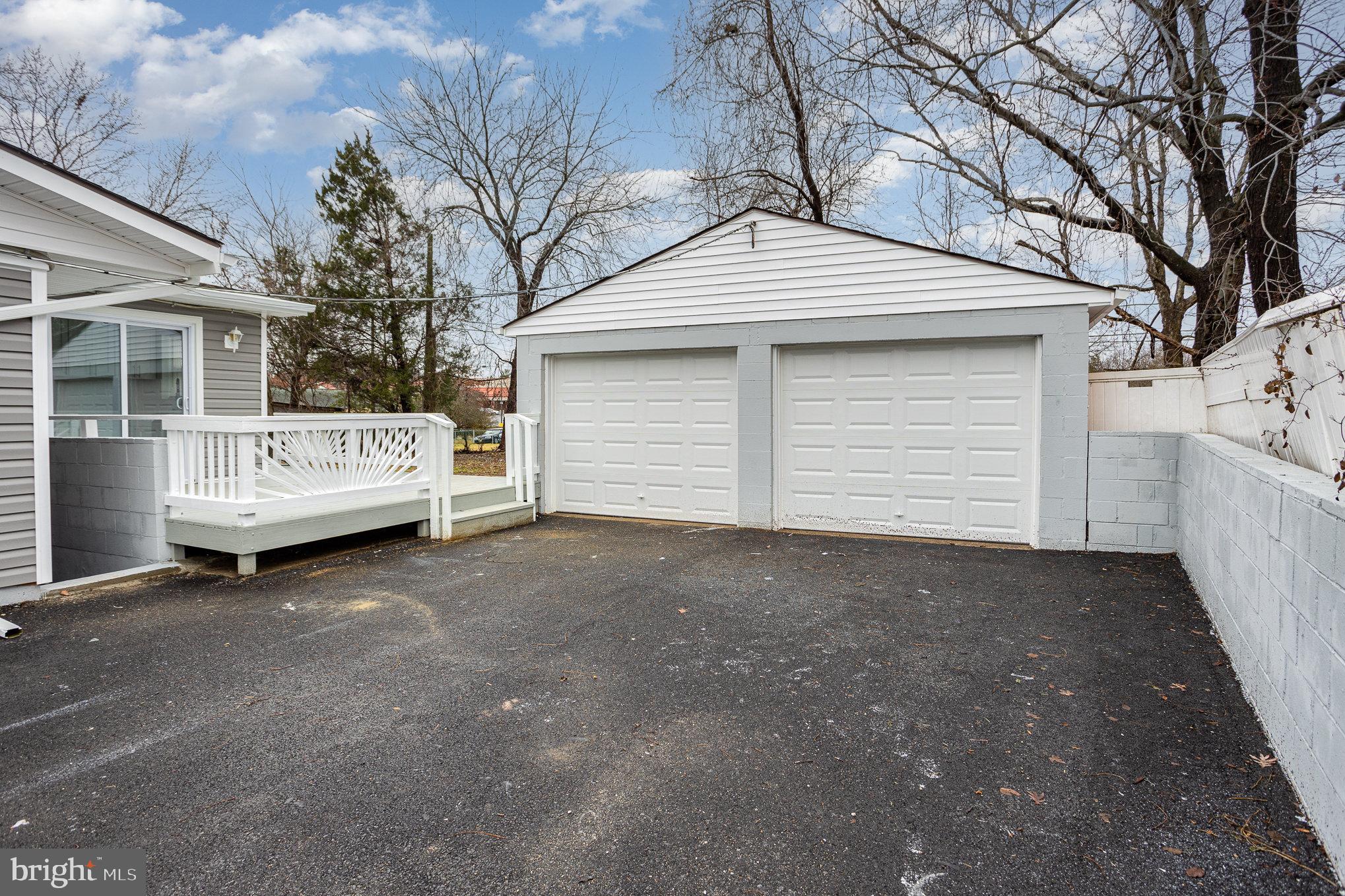 EDGE MEAD - Residential