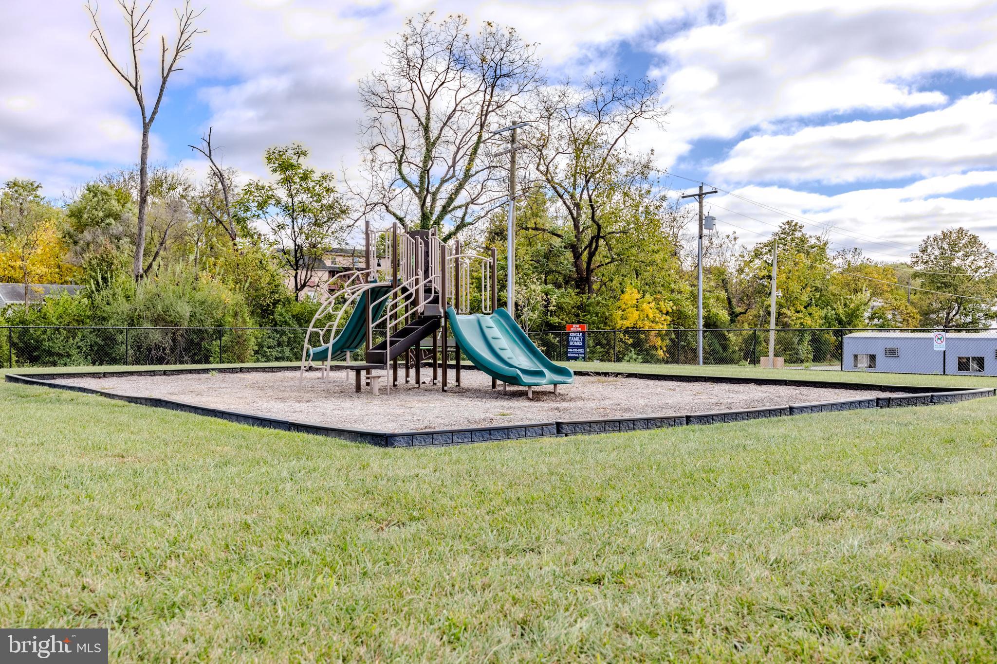 WEST WIND - Residential Lease