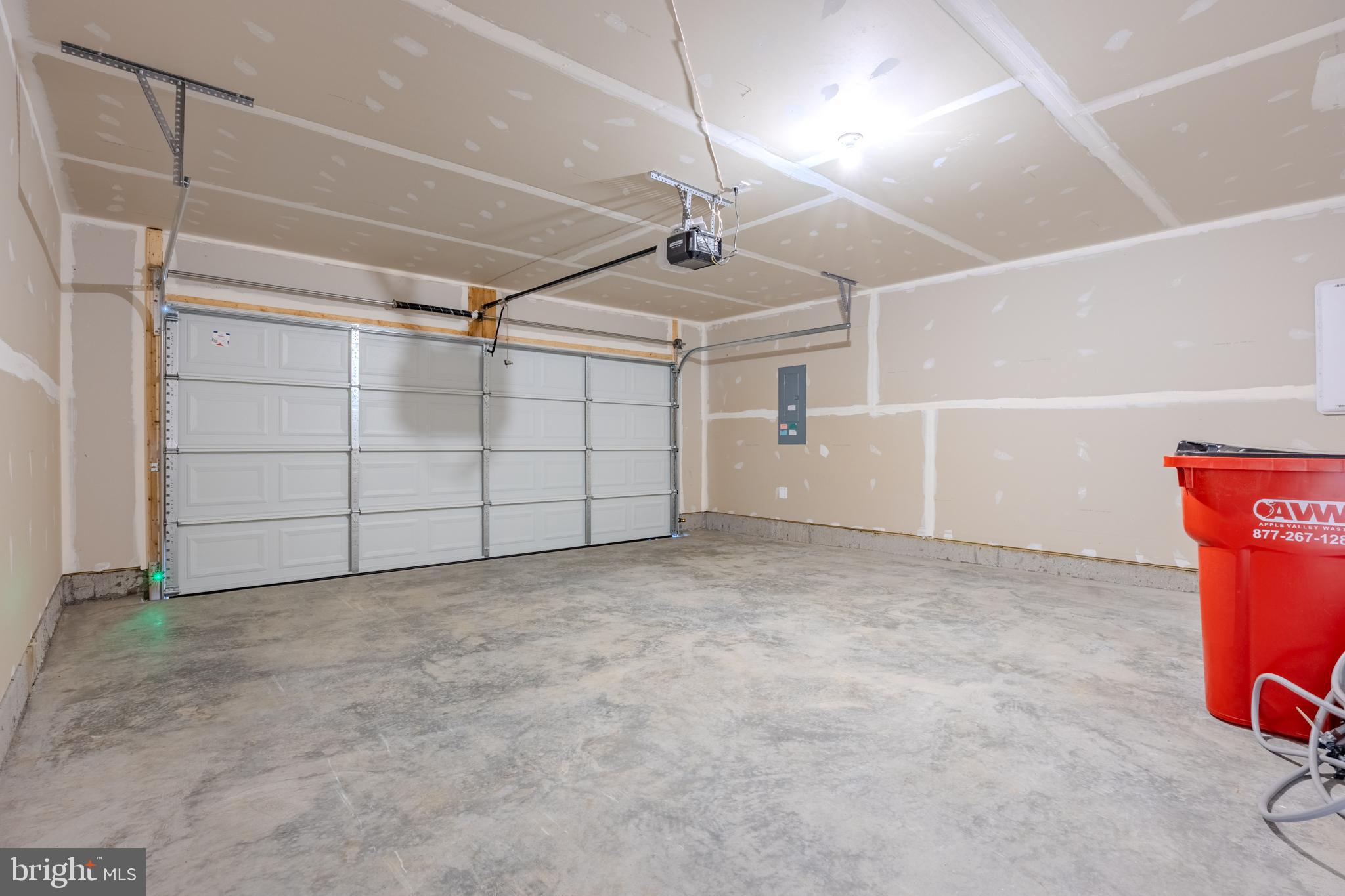 WEST WIND - Residential Lease