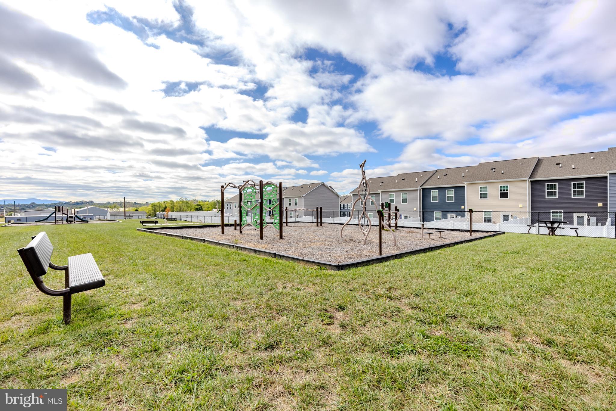 WEST WIND - Residential Lease