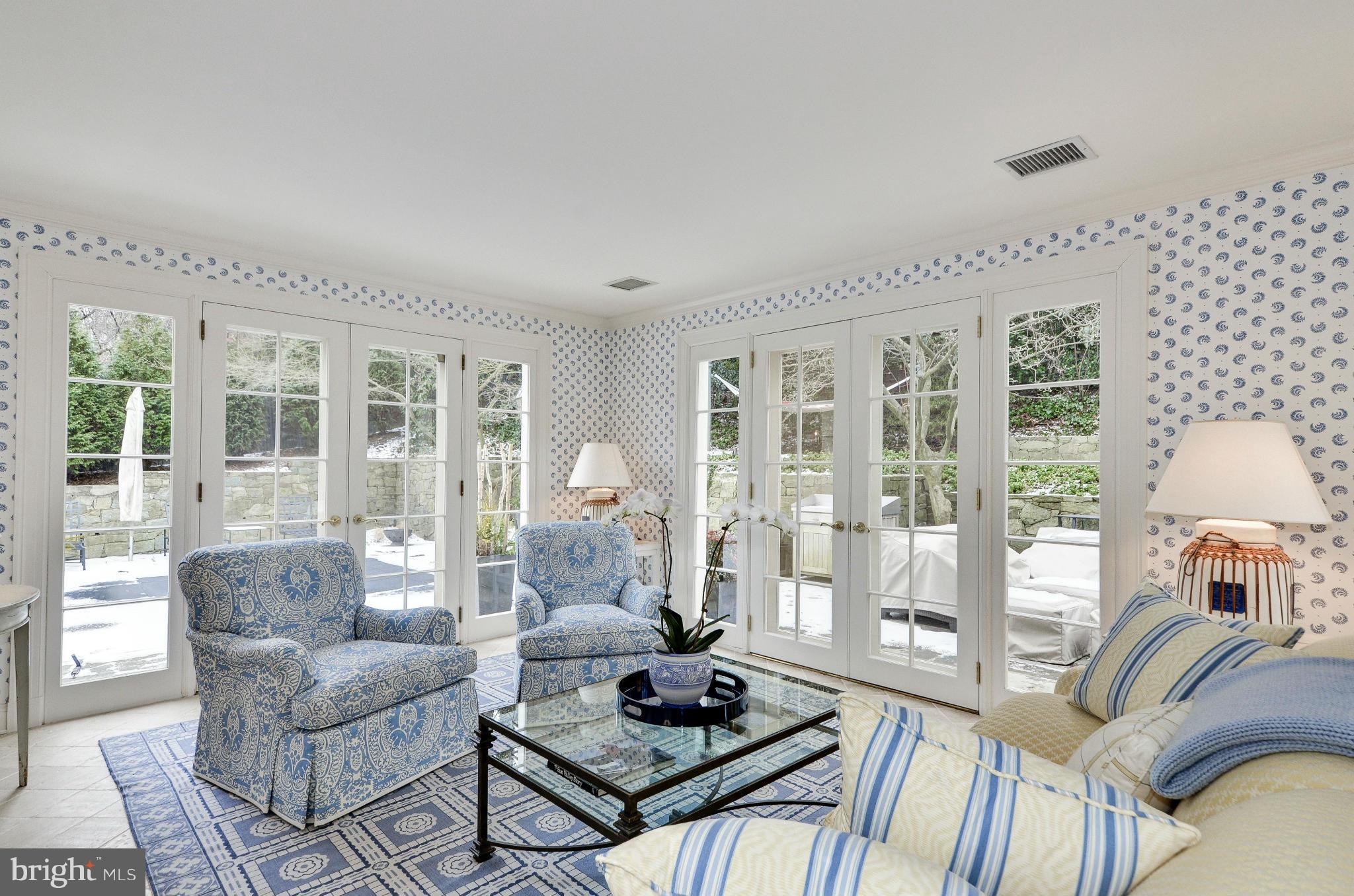 SPRING VALLEY - Residential