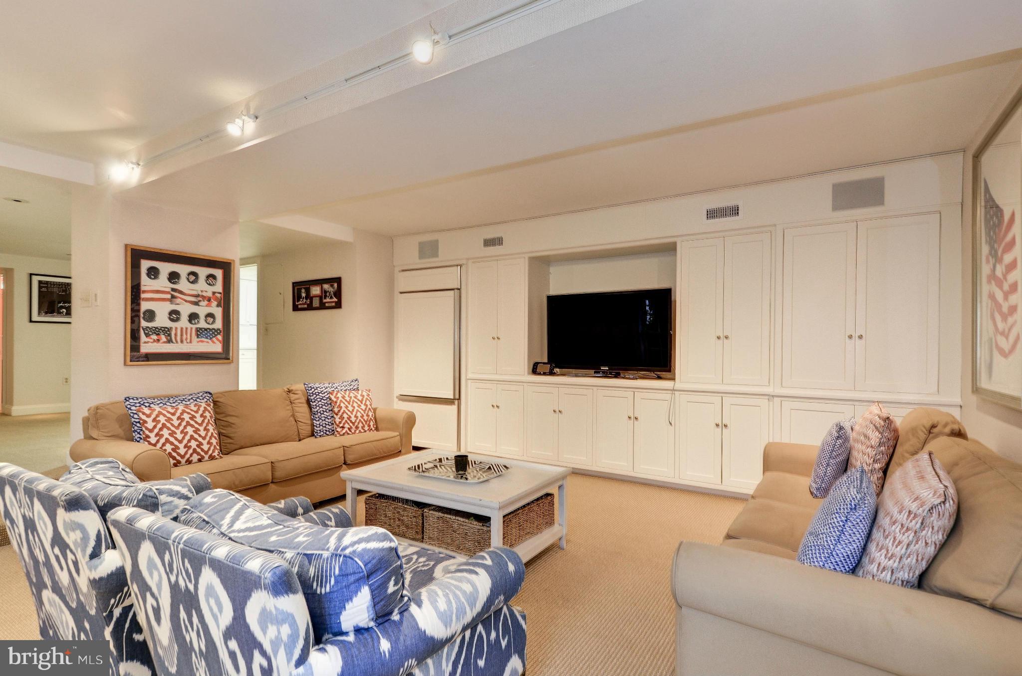 SPRING VALLEY - Residential