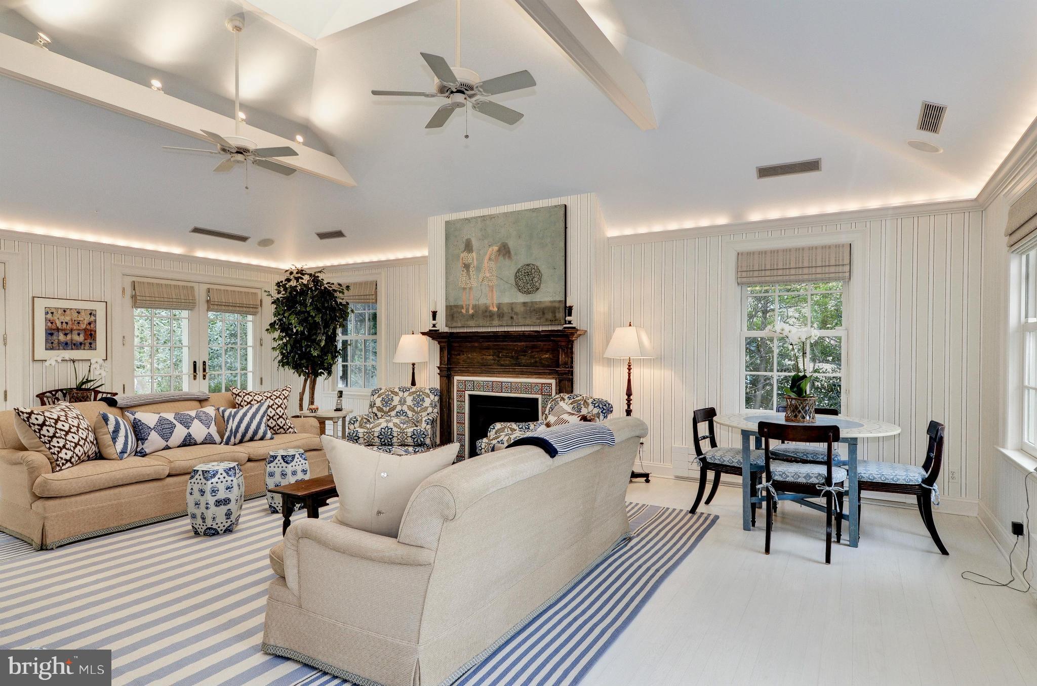 SPRING VALLEY - Residential