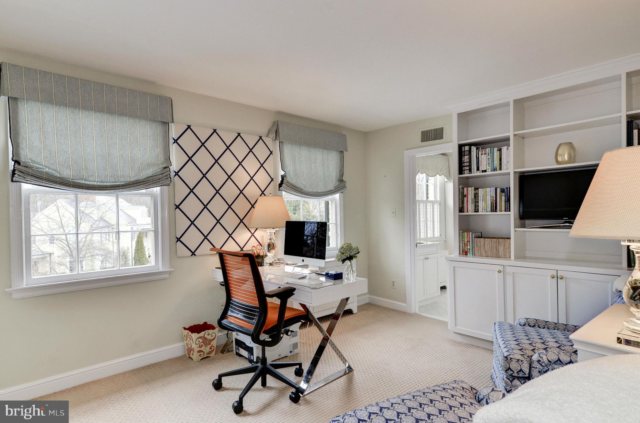 SPRING VALLEY - Residential