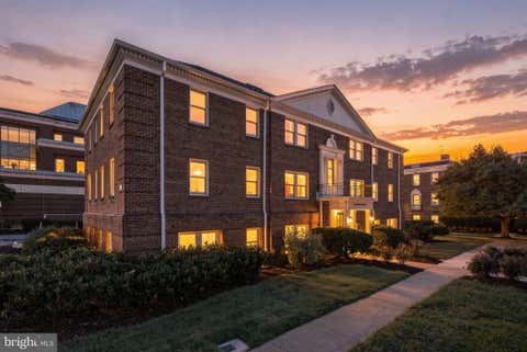 Photo of 718 S Washington Street #101, ALEXANDRIA, VA 22314 (MLS # VAAX2064946)