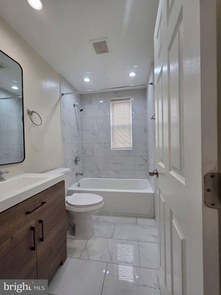 FOUR BY FOUR - Residential