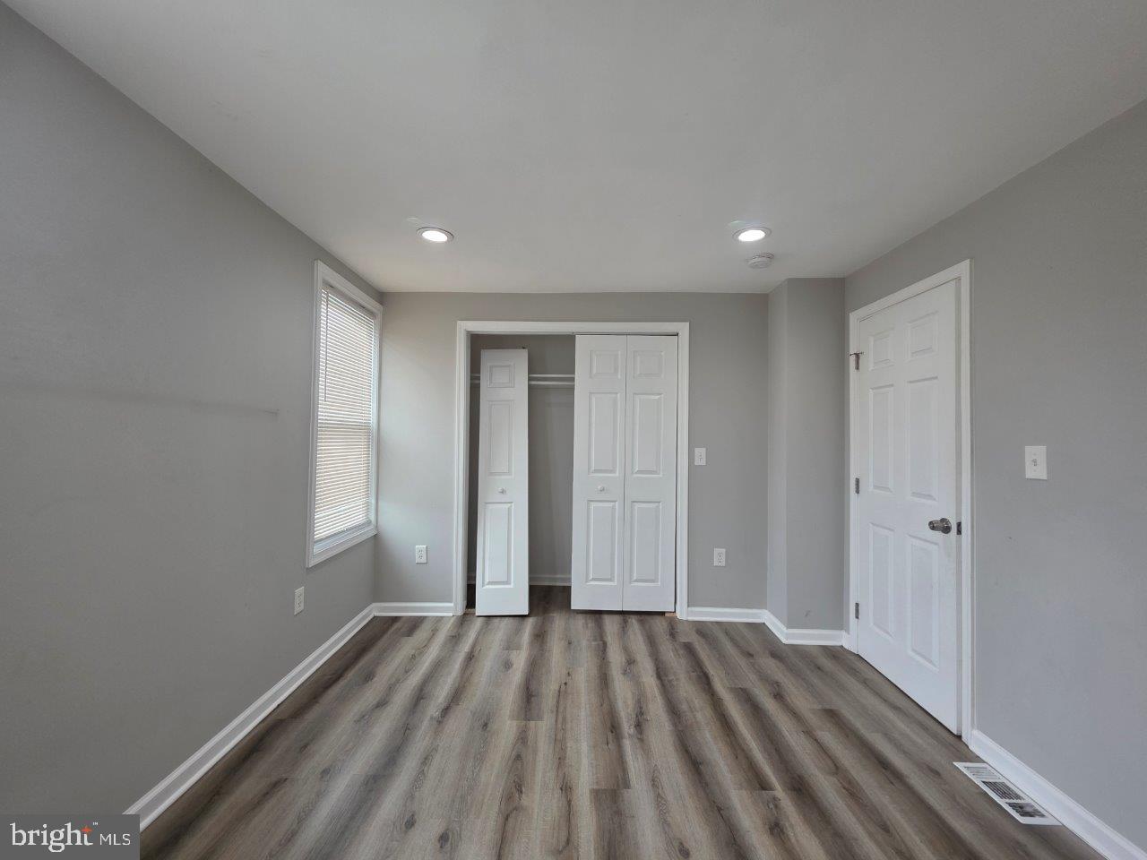 FOUR BY FOUR - Residential