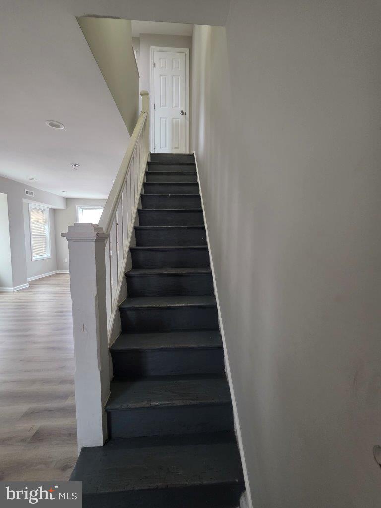 FOUR BY FOUR - Residential