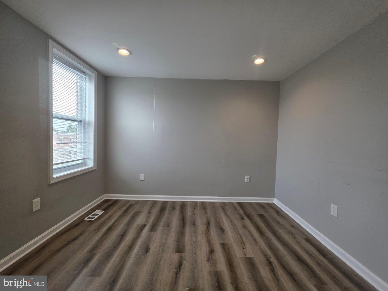 FOUR BY FOUR - Residential