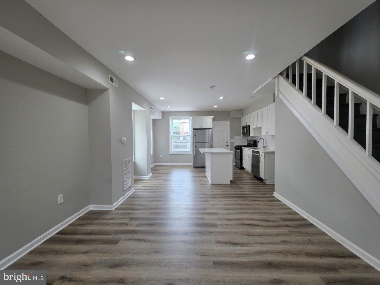 FOUR BY FOUR - Residential