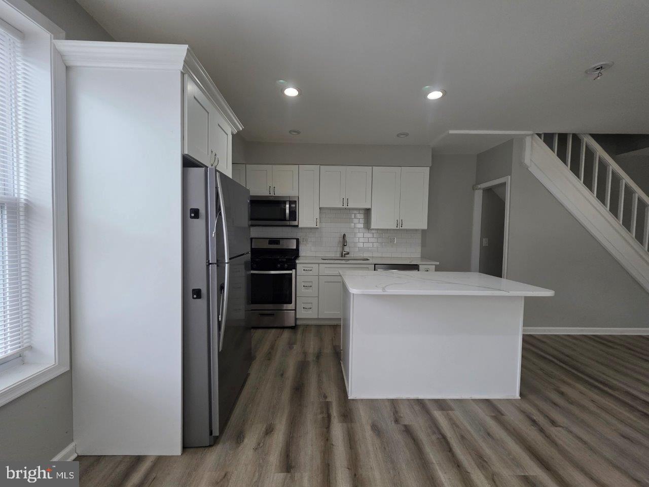 FOUR BY FOUR - Residential