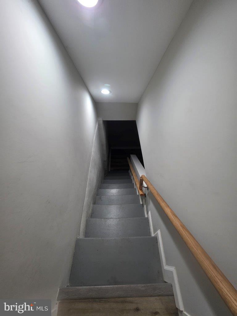 FOUR BY FOUR - Residential