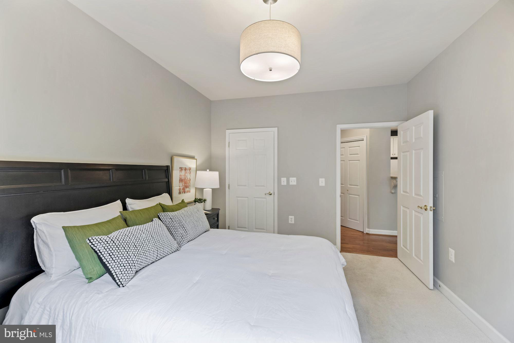 COURTHOUSE HILL - Residential