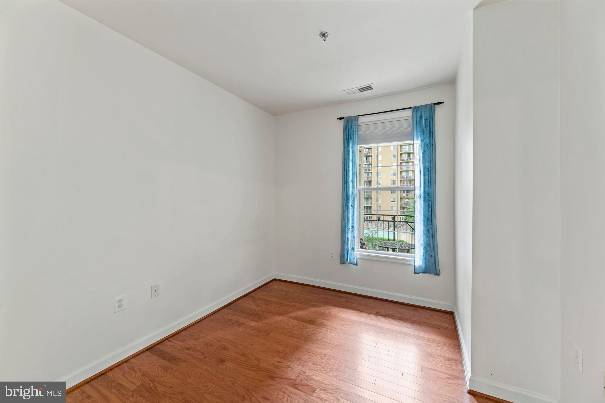 COURTHOUSE HILL - Residential