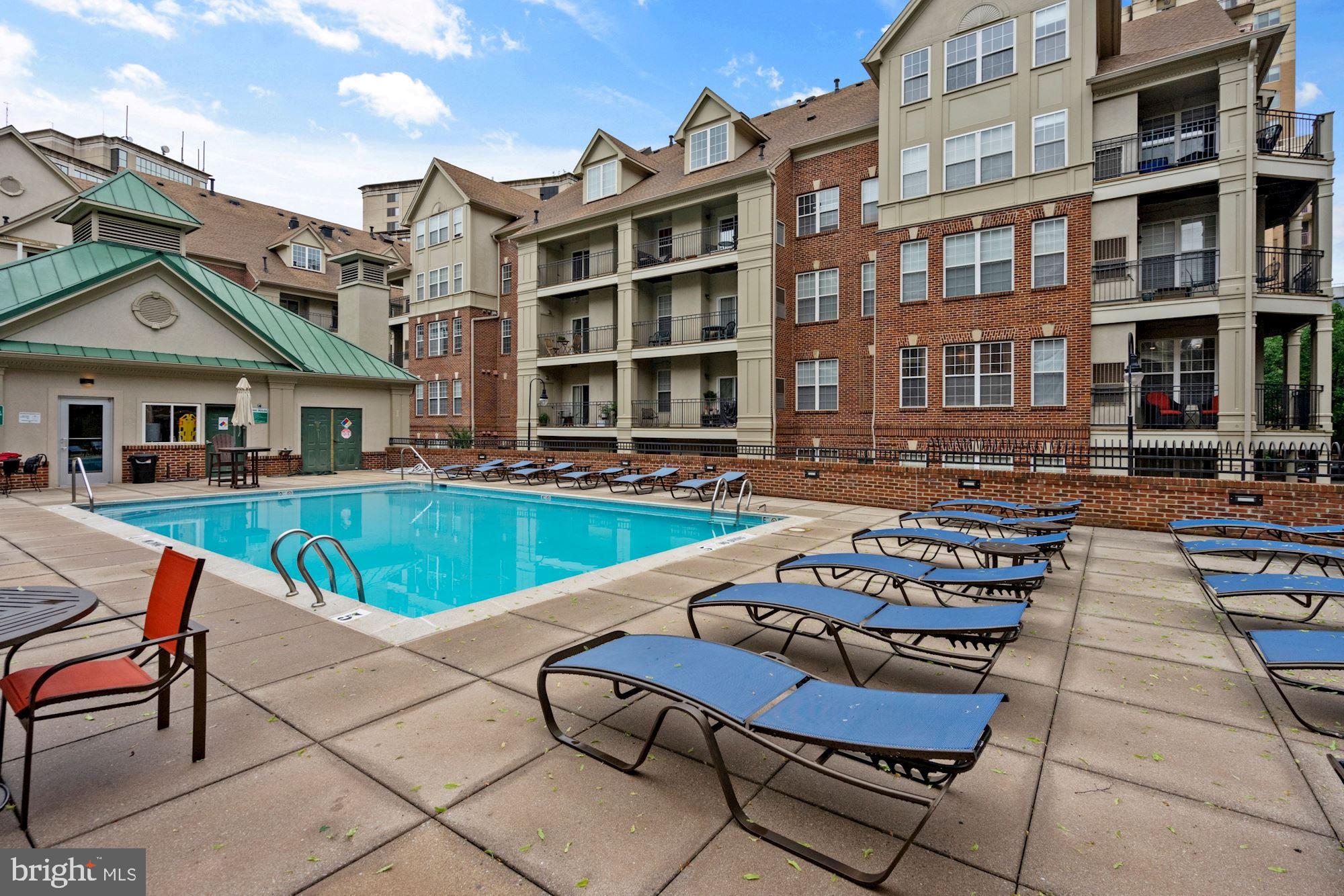 COURTHOUSE HILL - Residential