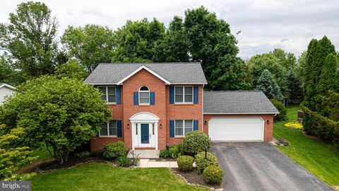 Homes For Sale - 685 Greenfield Drive Dr<br/> CHAMBERSBURG, PA 17202