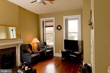 ROXBOROUGH - Commercial Sale