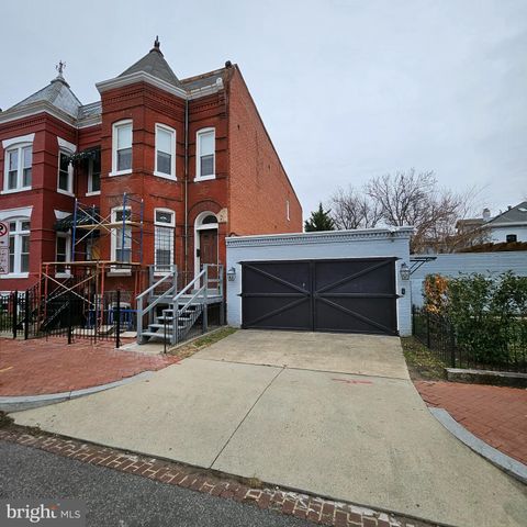 Photo of 2015 5th Street NW, WASHINGTON, DC 20001 (MLS # DCDC2226264)