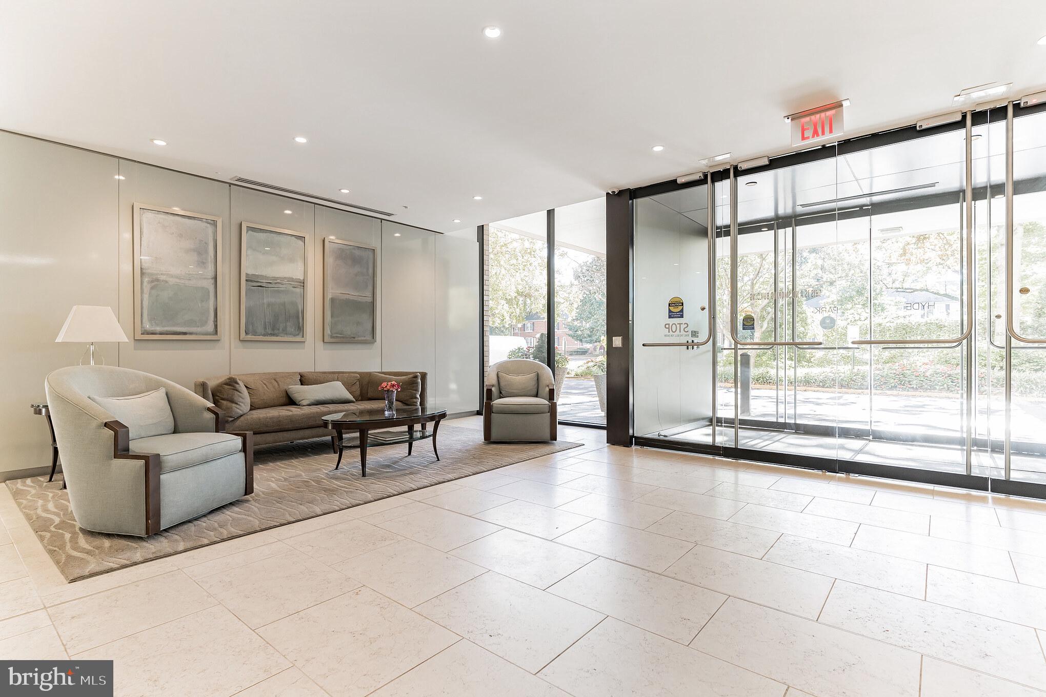 HYDE PARK - Residential