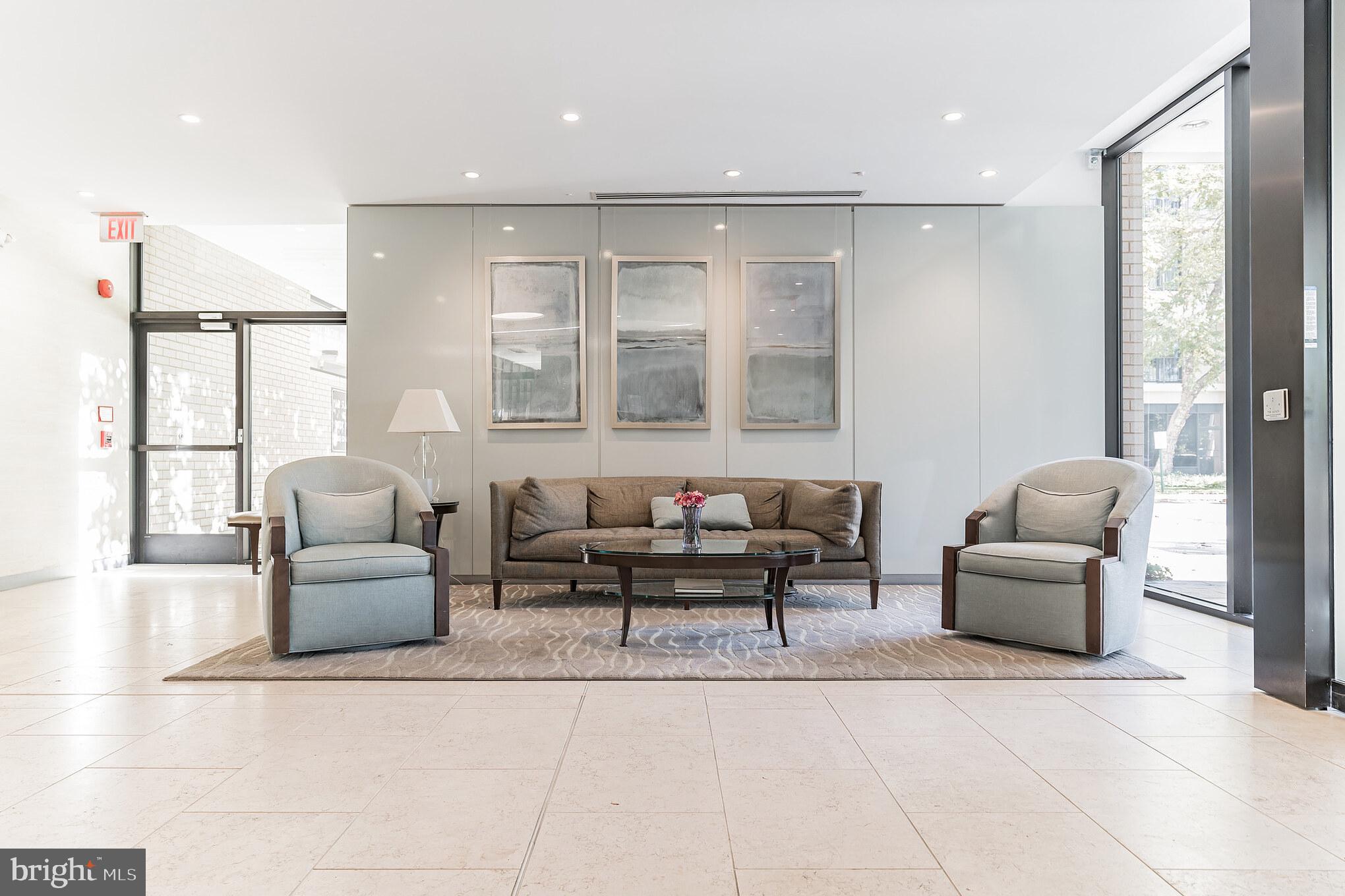 HYDE PARK - Residential