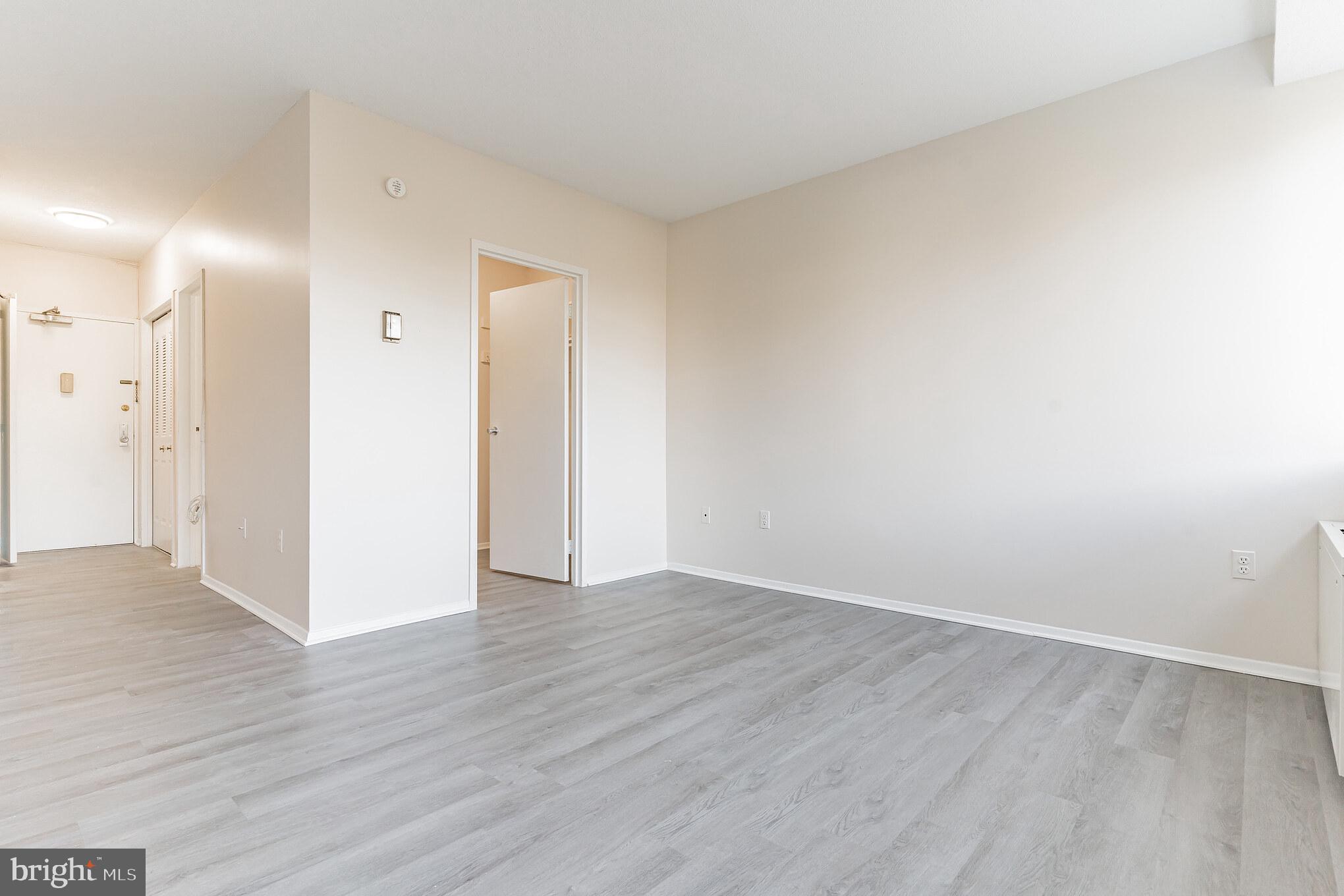 HYDE PARK - Residential