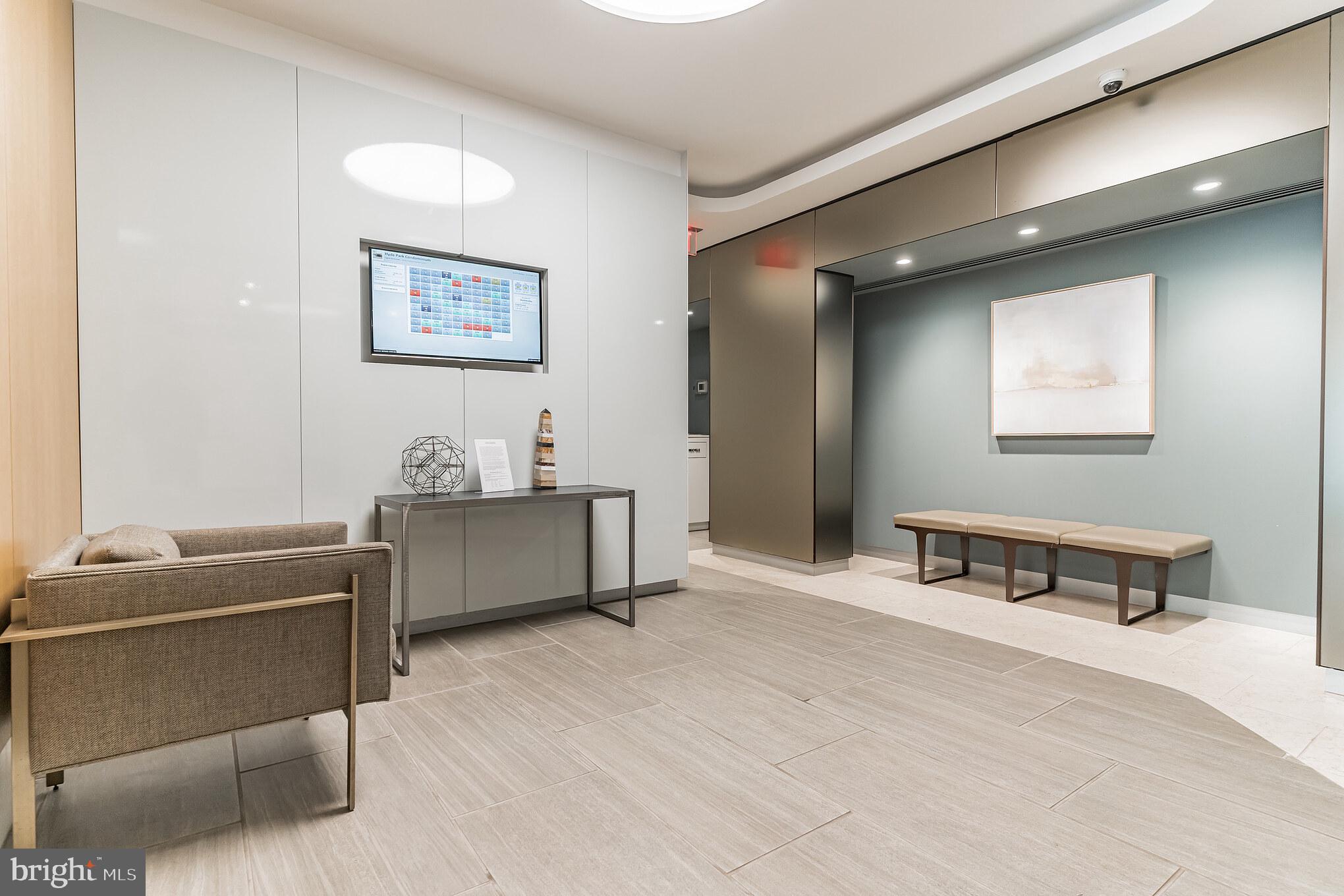 HYDE PARK - Residential