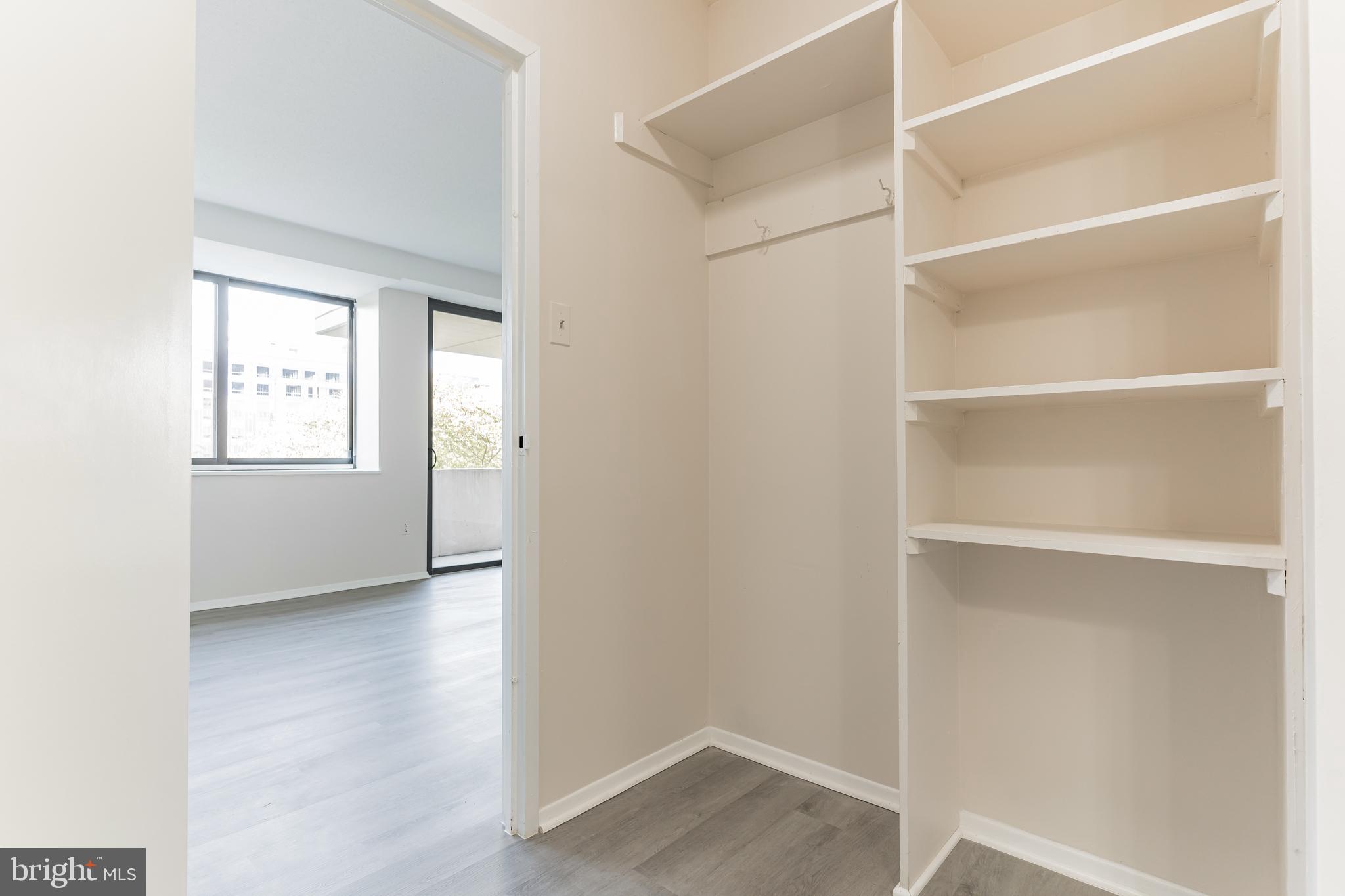 HYDE PARK - Residential