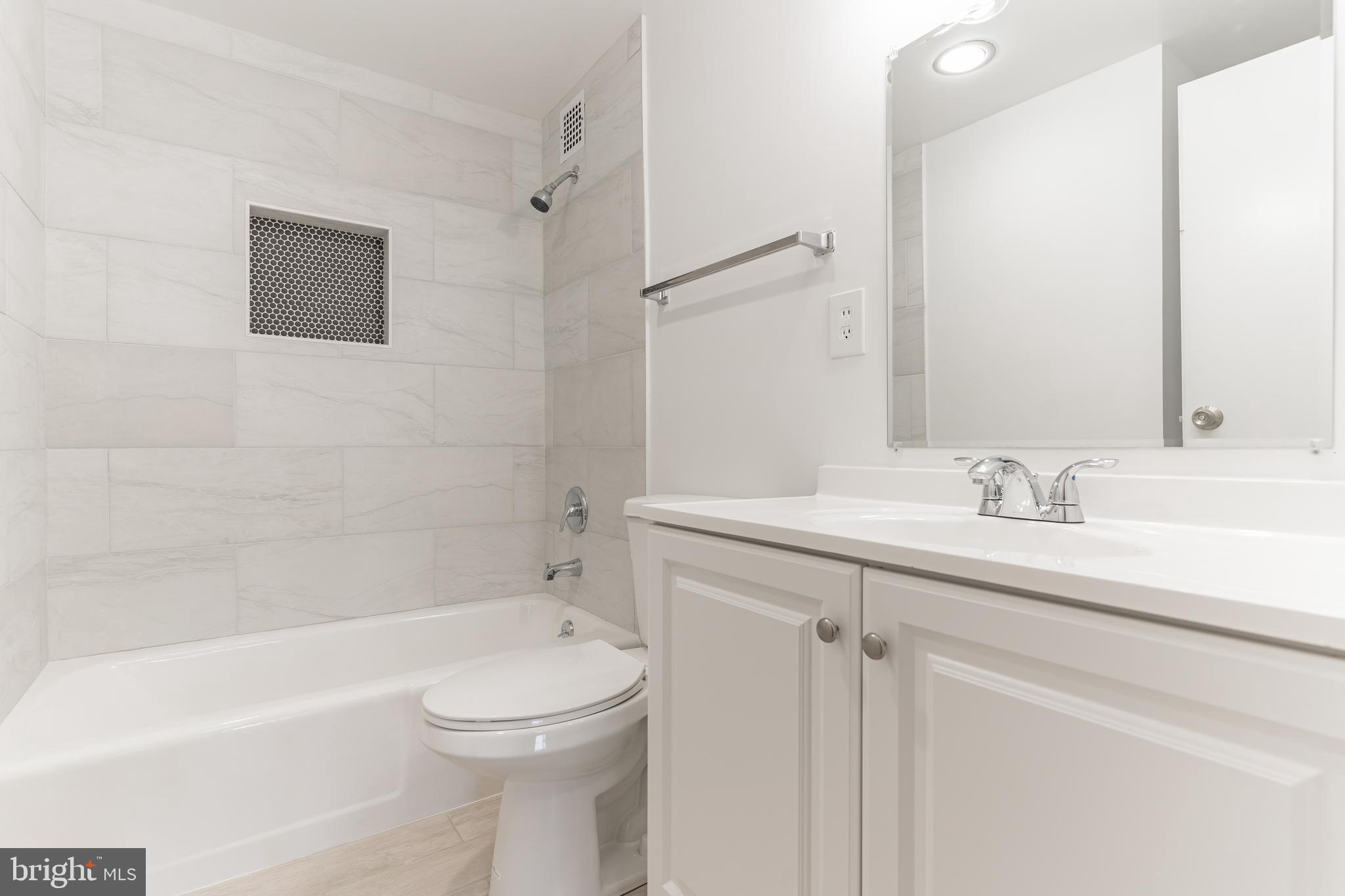 HYDE PARK - Residential